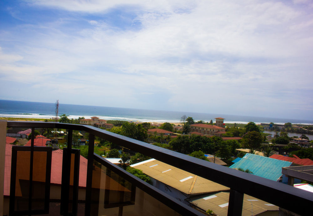 Palm Spring Resort Monrovia Exterior foto